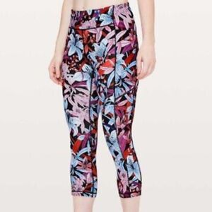 Lululemon Athletica Red and Blue Floral Cropped Leggings